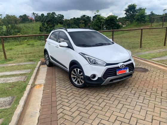 HYUNDAI HB20X 1.6 16V PREMIUM FLEX 4P AUTOMÁTICO